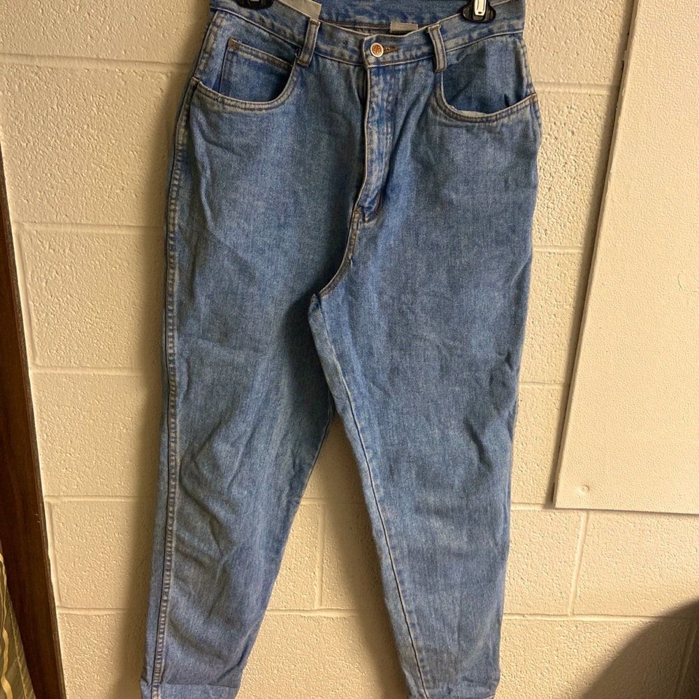 Bill Blass Medium Wash High Rise Jeans
